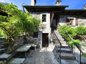 Charming Retreat- 100-Year-Old Stone Rustico
